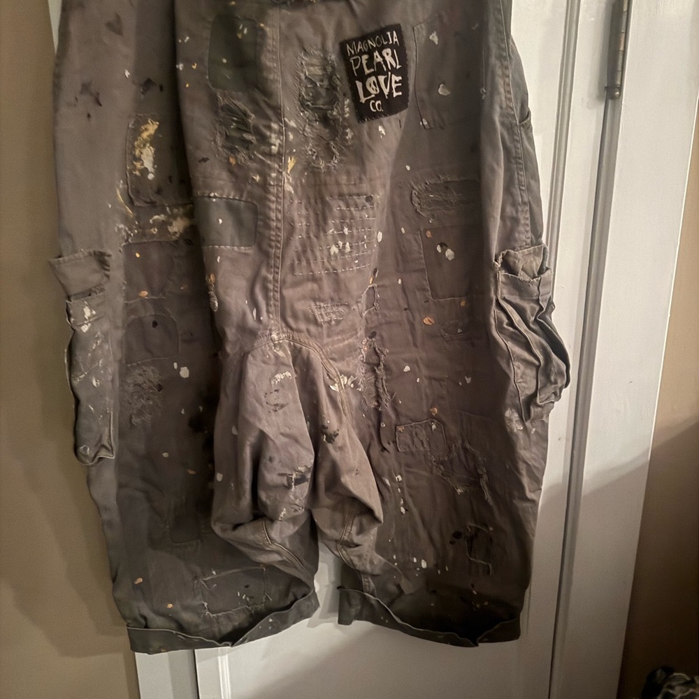 Magnolia Pearl White and Green Short Sleeve Tee - Picture 8 of 8